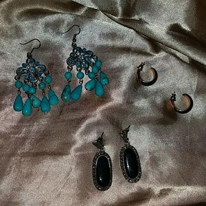 Dangle earrings